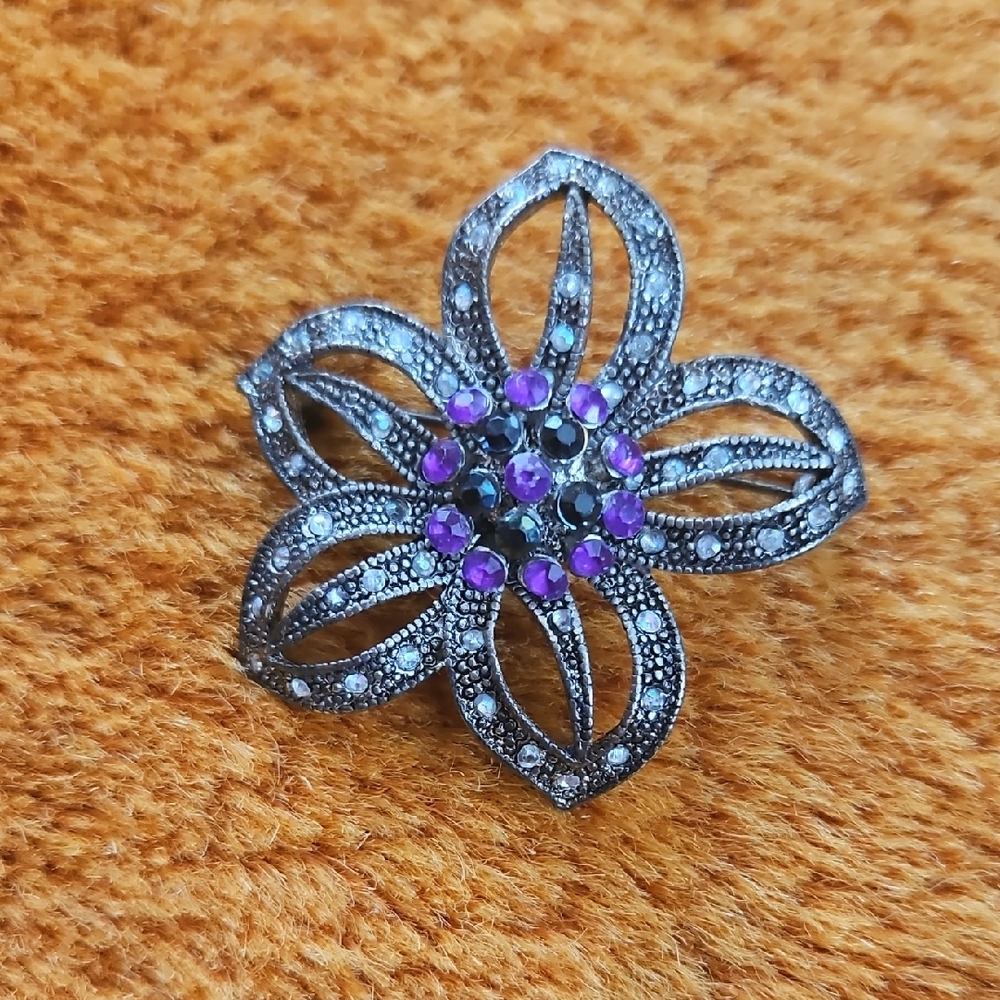 Vintage Brooch Silver and Purple